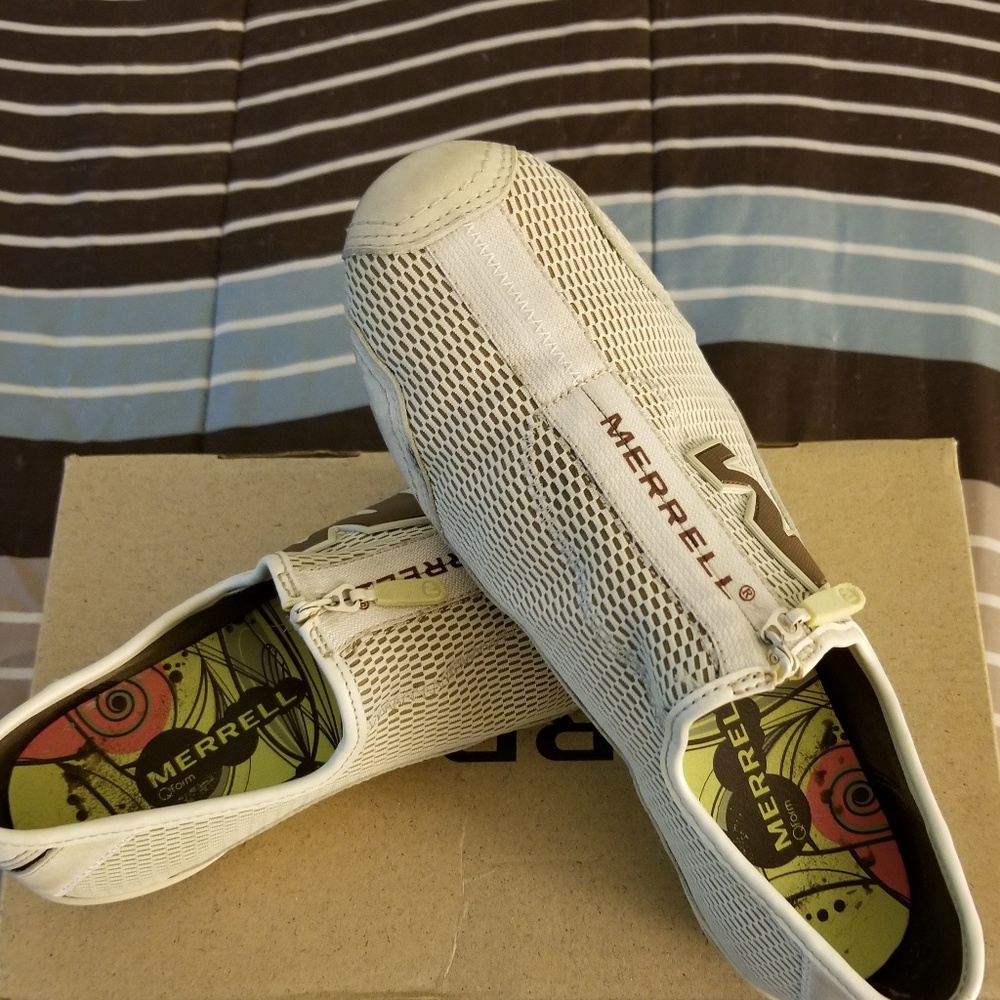 Merrell-Front Zip Shoes